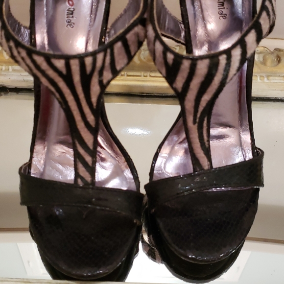 Zebra print PROMISE pumps - Picture 3 of 3